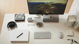 デスクツアー｜ミニマリストよりも健康になることに全振りした在宅ワーカーの作業環境